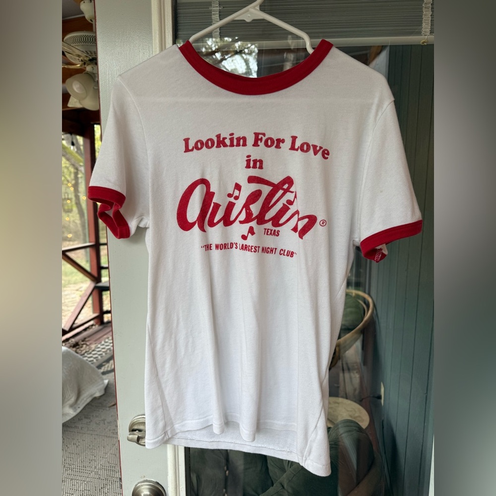 Lookin For Love In Austin Tee